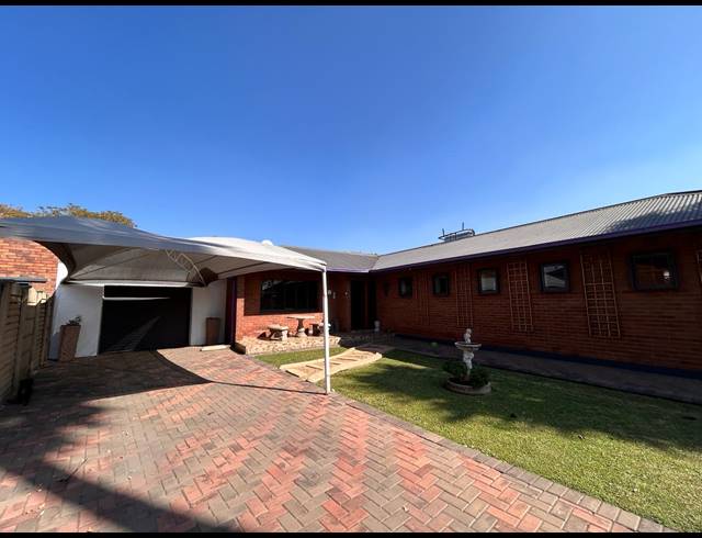 3 BEDROOM HOUSE FOR SALE IN VANDERBIJLPARK CW 5